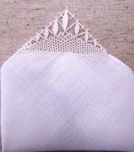Kapesníček zdobený krajkou bílý (bavlna)