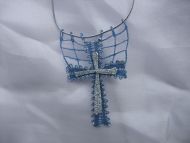 Náhrdelník křížek modro-stříbný
