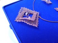 Set kosočtverec bronzový - náhrdelník + náušnice (perlička)