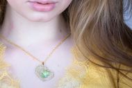 Valentýna SWAROVSKI (náhrdelník zlatý, krystal sv. modrý)